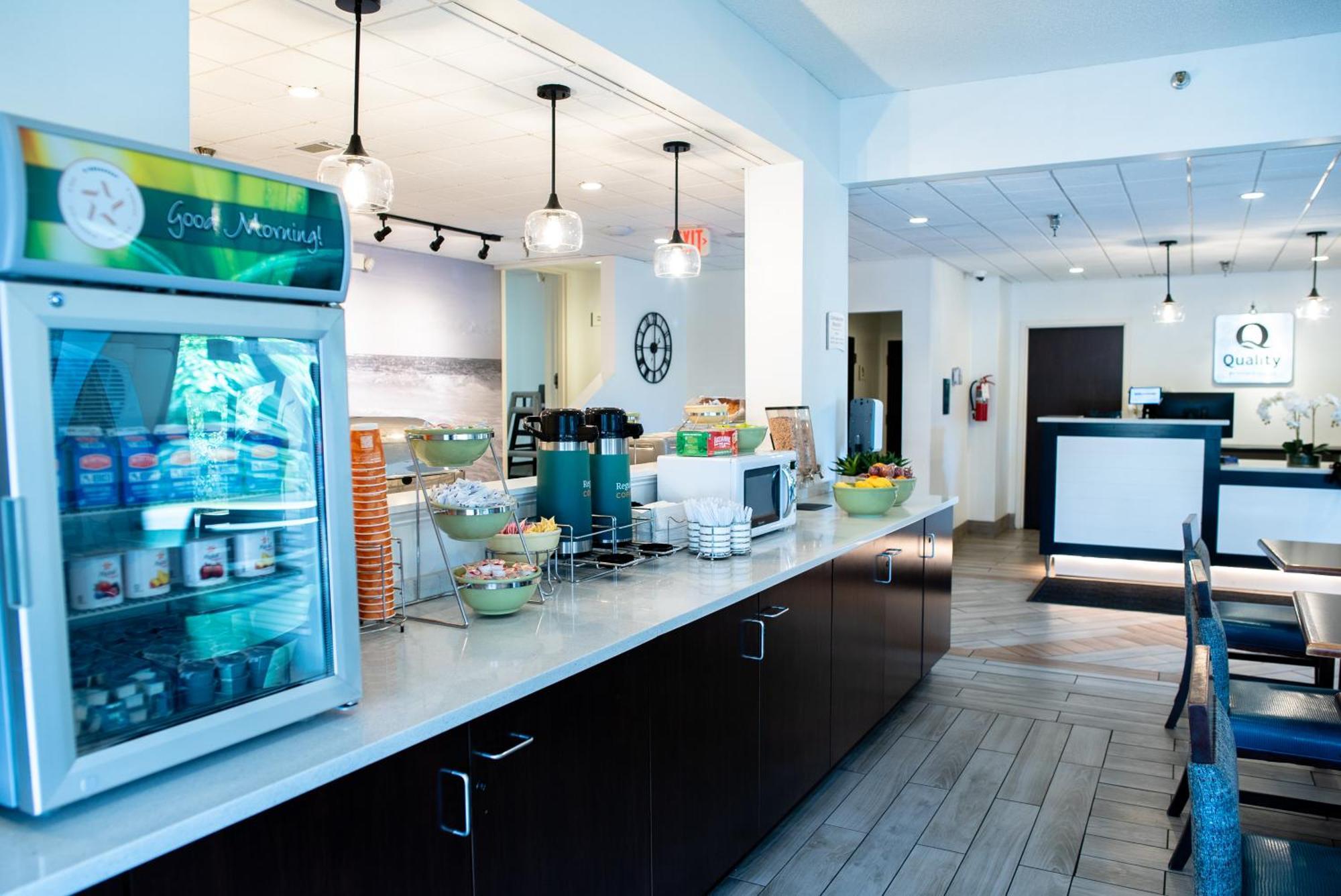 Quality Inn Palm Beach International Airport ウェストパームビーチ エクステリア 写真
